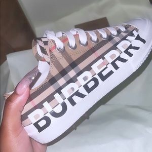 Women Burberry Sneakers
